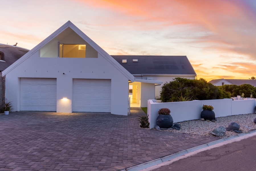 5 Bedroom Property for Sale in Grotto Bay Western Cape